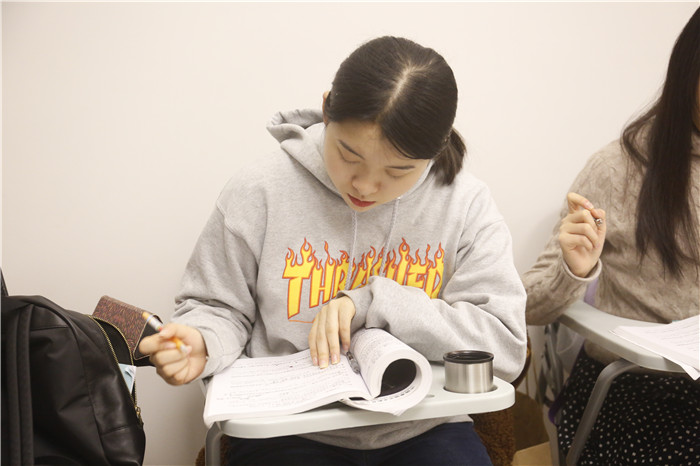 少儿朗诵培训怎么练情感：理解文本比模仿语气更重要